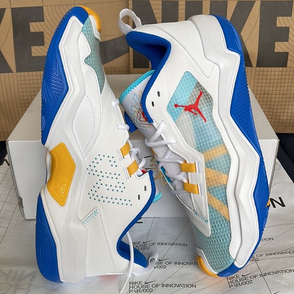 Jordan One Take 4
Basketball Shoes
White/Lagoon Pulse/Gold/ Chile Red
DO7193-164 - Picture 12 of 16